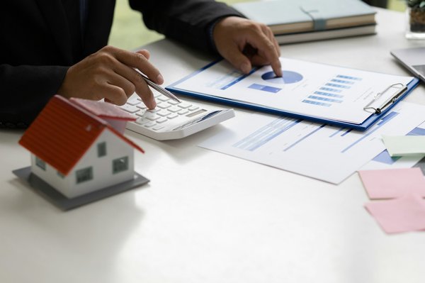 Simplifiez votre fiscalité immobilière avec adpatrimonia.fr